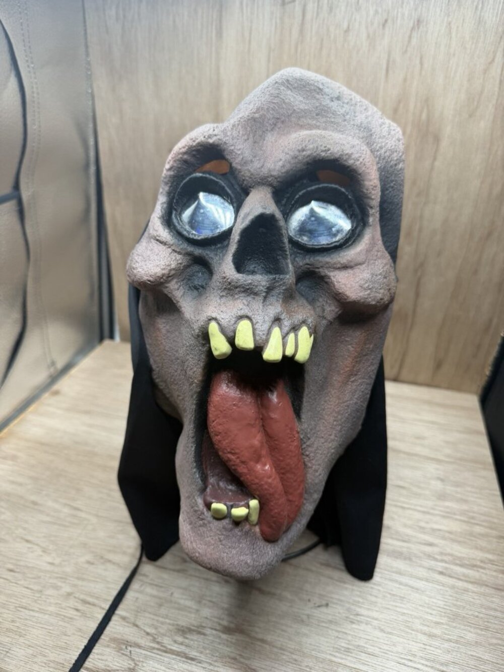 Topstone HALLOWEEN MASK Skeleton Face Tongue Hologram Eyes Scream Hood Monster